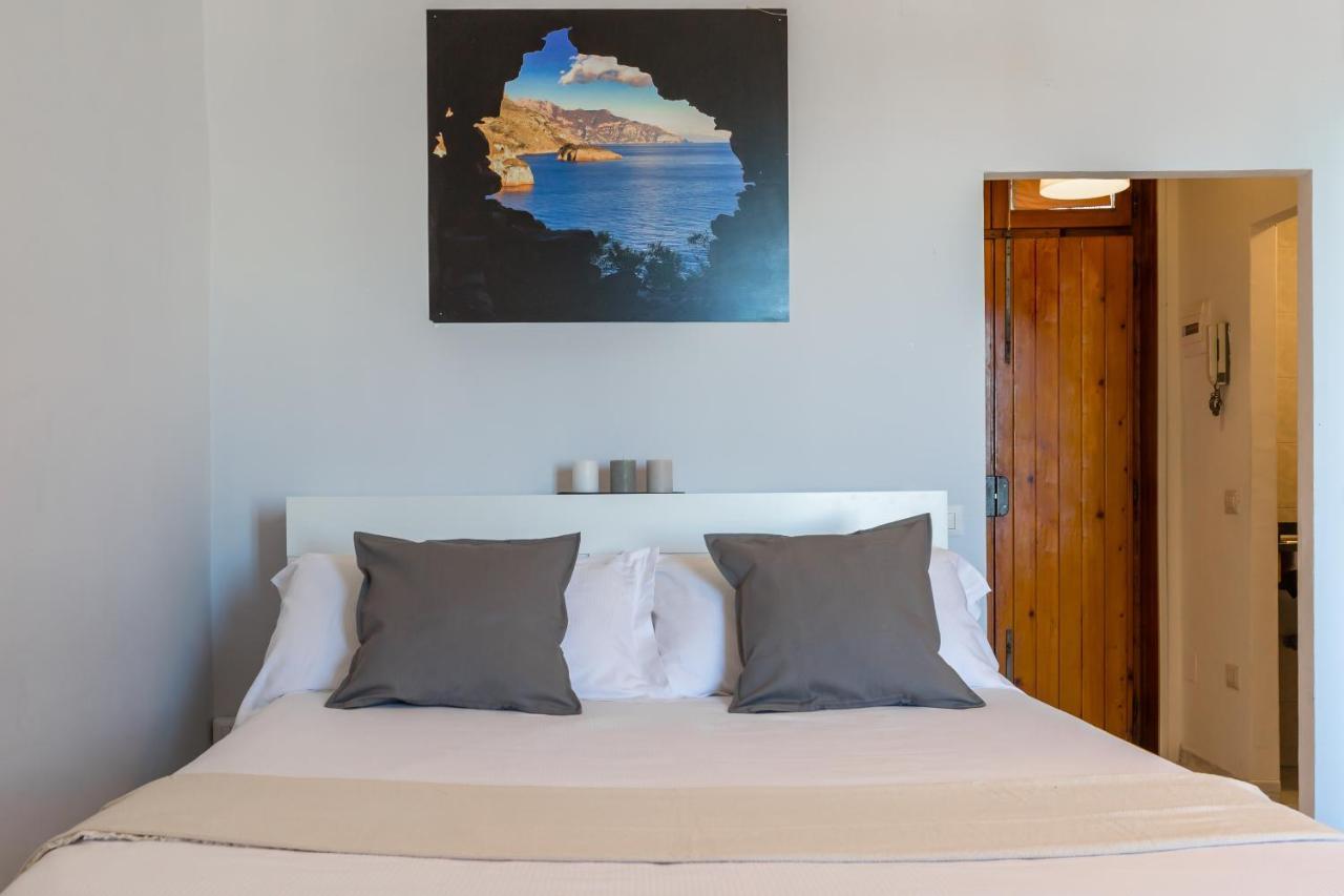 Seaview Apartment In Posillipo By Wonderful Italy 佩斯基耶拉德加达 外观 照片
